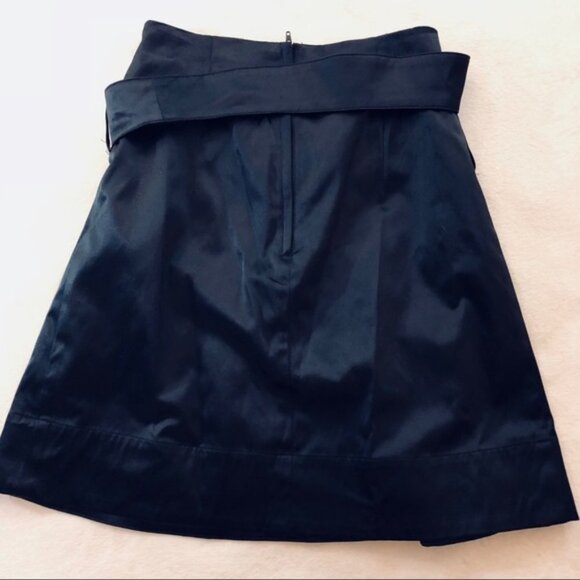 H&M Very Cute Black Skirt w/ Bow Sz 2 - Picture 2 of 6